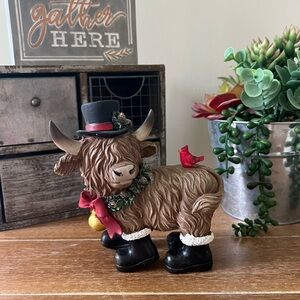 New Decorative Christmas Highland Cow Top Hat and Cardinal